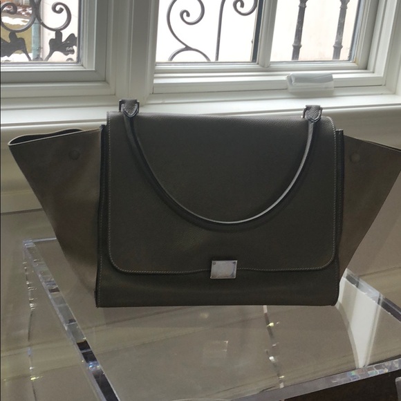 AUTHENTIC CELINE TAUPE GRAY TRAPEZE BAG TOTE Drummed Calfskin Suede Medium - Picture 2 of 14